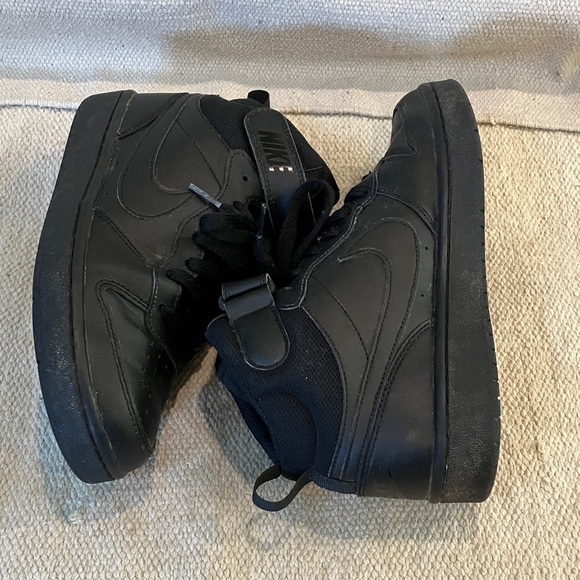 Nike teen size 6Y Black leather  High-Top basketball Sneakers / running shoes - Picture 9 of 16